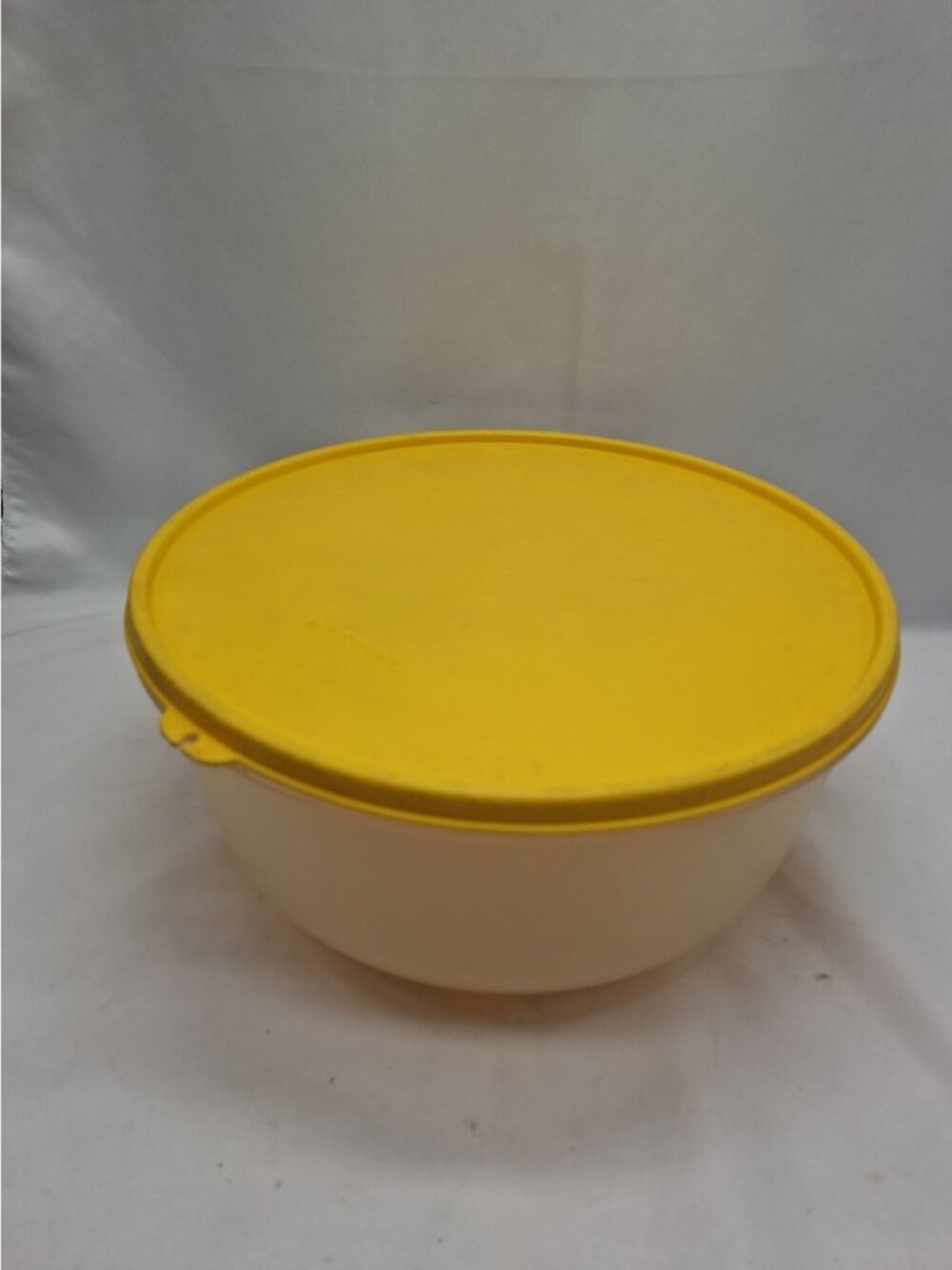 Vintage Tupperware Bowl Yellow Lid  4 Qts. #1834 - 1834 - 10" diameter.